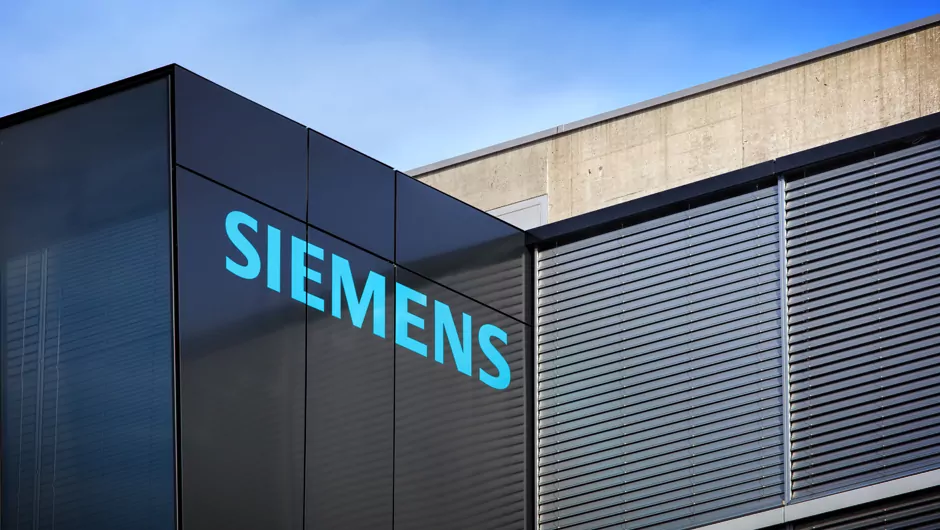 940x530px Siemens Liberty Global press forward 1