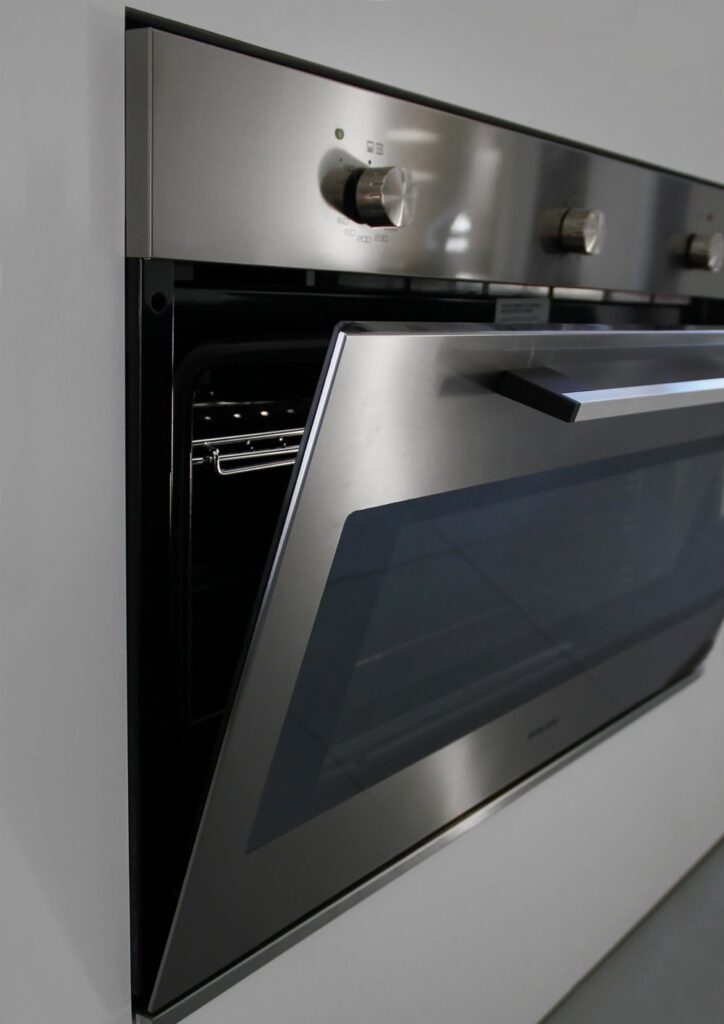 رقم صيانة افران يونيفرسال